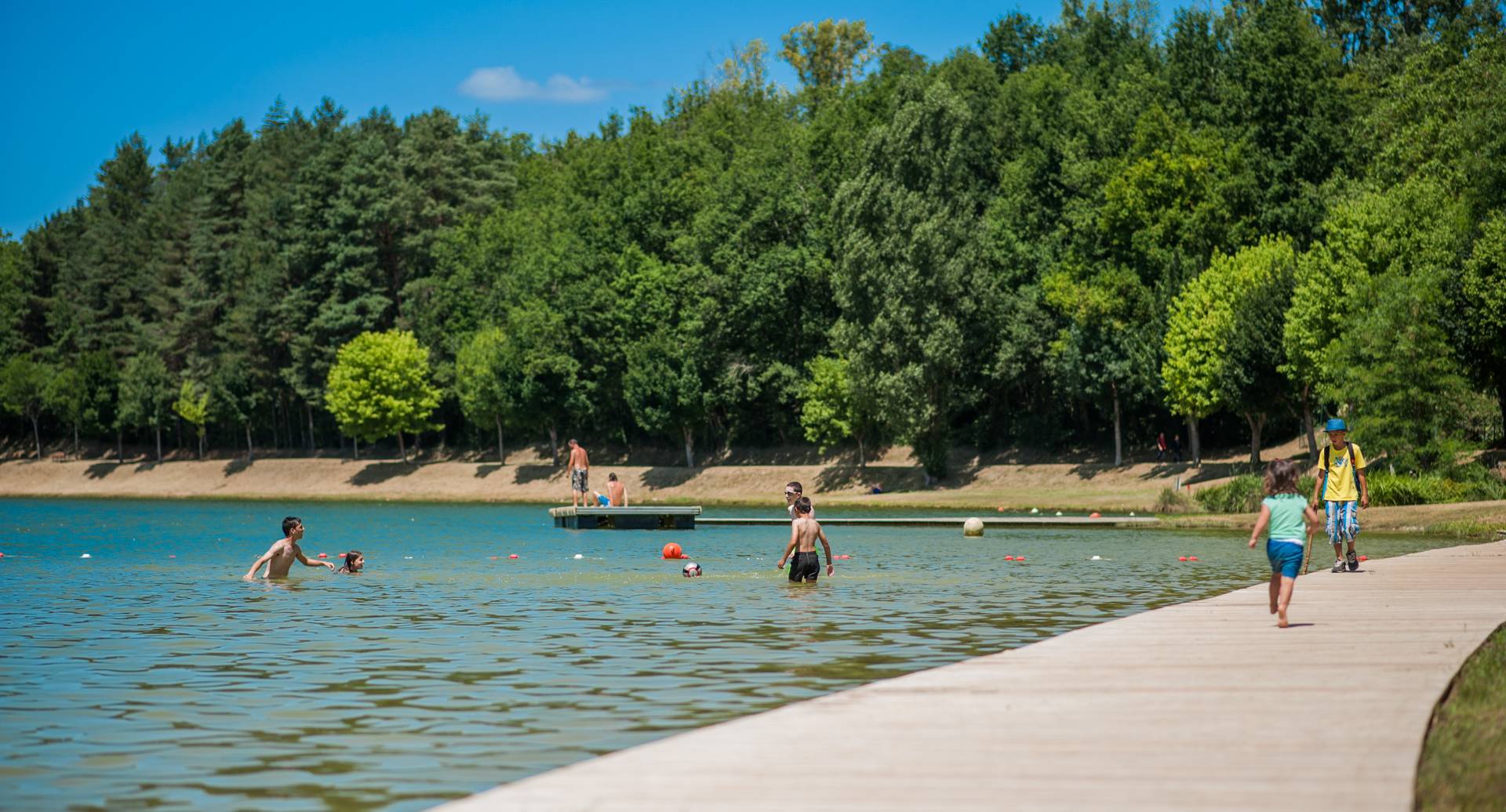 Photo de Plan d'eau Écoute s'il Pleut