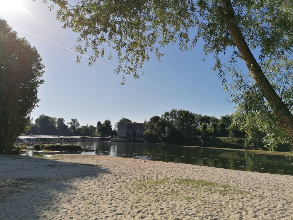 Plage sur le Lot à Aiguillon