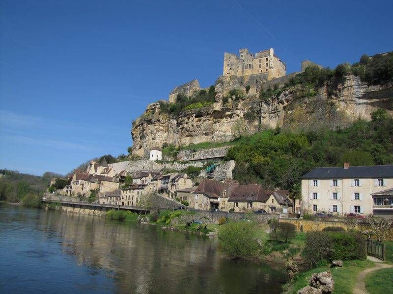 Falaises de la Dordogne entre la Roque-Gageac et Beynac-et-Cazenac